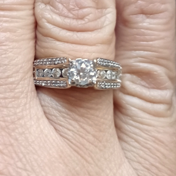 1 CTTW Natural Diamond Ring - Picture 3 of 3